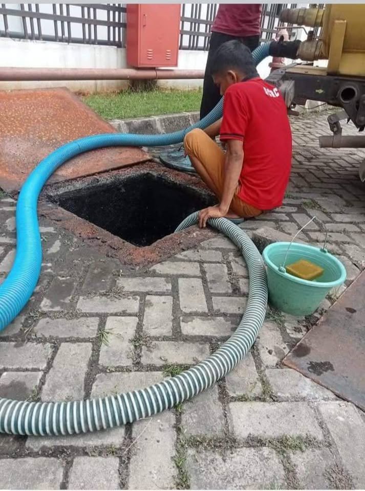 SEDOT WC GRAND WISATA BEKASI